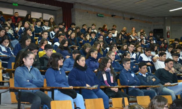 La Facultad de Ciencias Económicas presentó su oferta académica a estudiantes secundarios