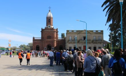 Una multitud de fieles celebró al Cristo de la Buena Muerte en Reducción