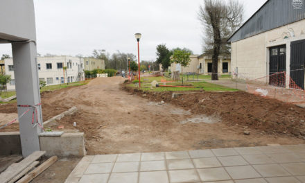 UNRC: Avanzan las obras de asfaltado y de cordón cuneta para mejorar el acceso al Jardín Maternal