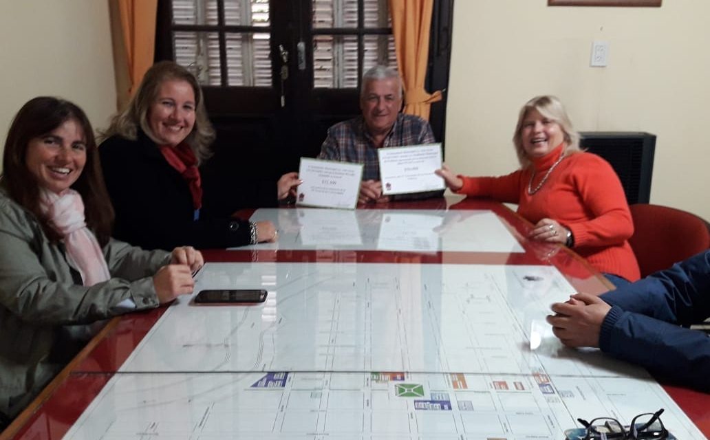Entrega de aportes a instituciones en Alejandro Roca