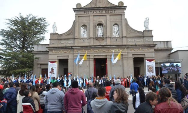 Una multitud acompañó la celebración de la Virgen de La Consolata