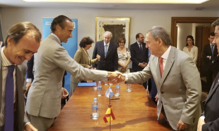 Schiaretti firmó en Madrid el financiamiento para la nueva Maternidad