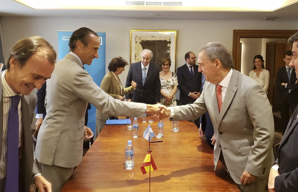 Schiaretti firmó en Madrid el financiamiento para la nueva Maternidad