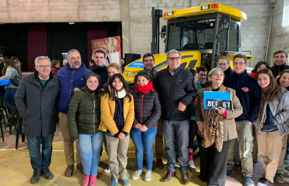 Nuevas maquinarias para escuelas de Adelia María y Vicuña Mackenna