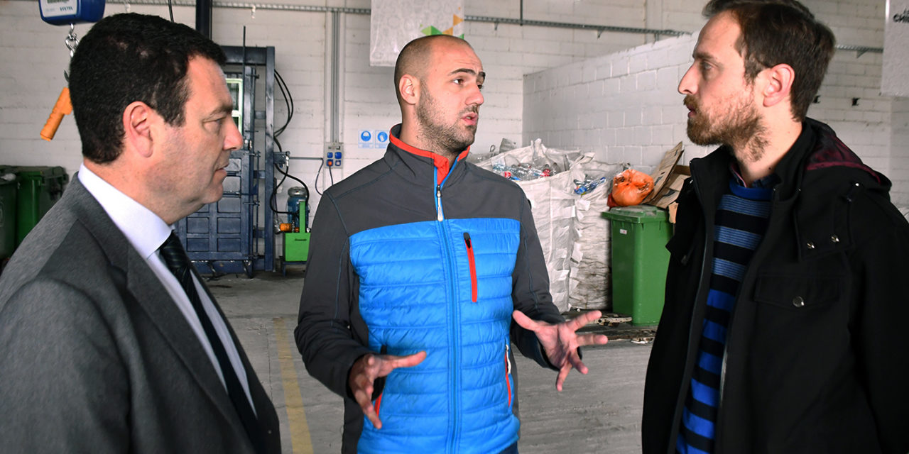 Los municipios de Bulnes y Río Cuarto firmaron un convenio para el reciclado de plástico