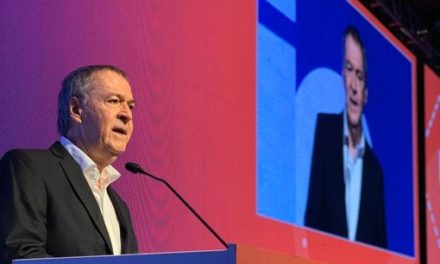 Schiaretti en el Coloquio de la UIC: «Nuestros industriales no son cortesanos»