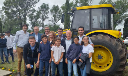 Agricultura entregó equipos a escuelas agrotécnicas del sur