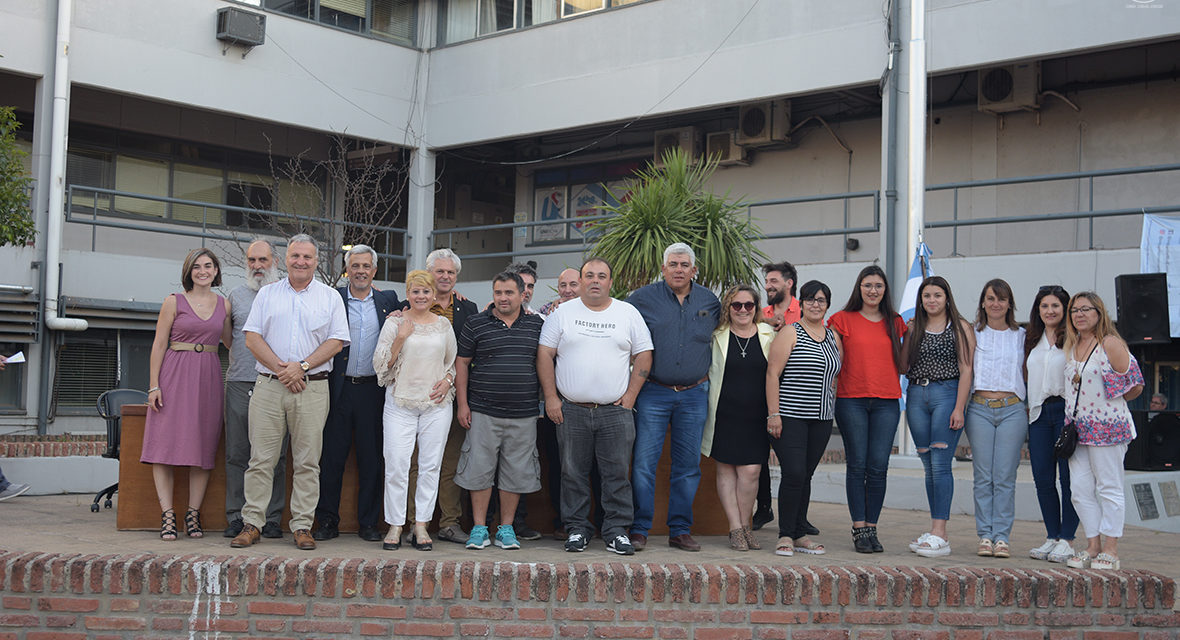 Universidad Barrial: 760 vecinos recibieron certificados de estudios