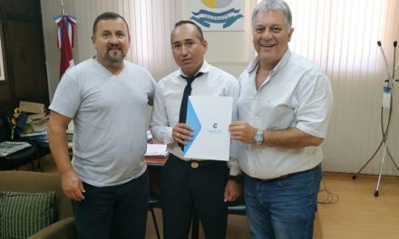 Entrega de fondos para finalizar la construcción de los baños de la Policía Caminera