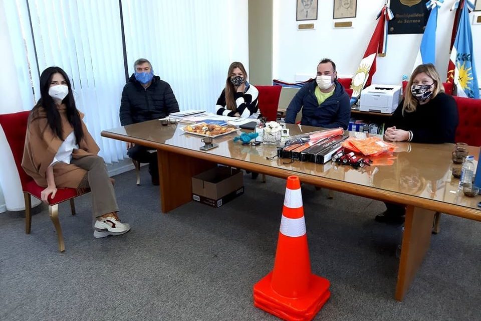Serrano: entrega de elementos de seguridad