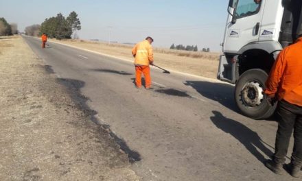 Comenzaron las tareas de bacheo en Ruta Provincial Nº 24