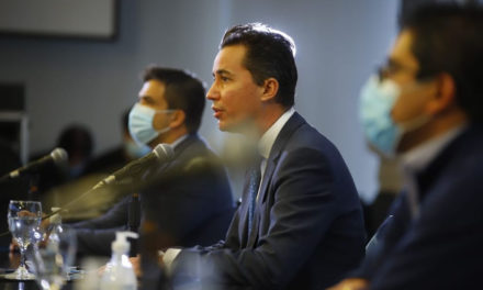 Calvo pidió a los gobiernos locales redoblar los esfuerzos contra el coronavirus