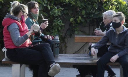Desde hoy, se prohíben las reuniones sociales por 15 días en todo el país