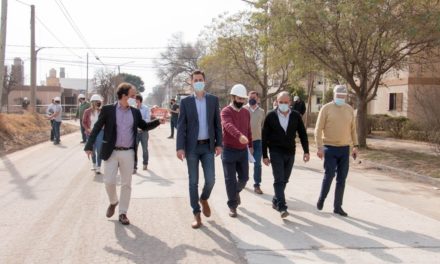 Calvo recorrió obras de gas y desagües en Río Cuarto
