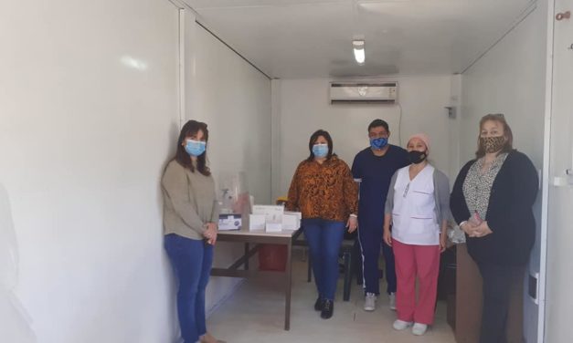 Alejandro Roca recibió el equipo para tratamiento con ibuprofeno inhalado