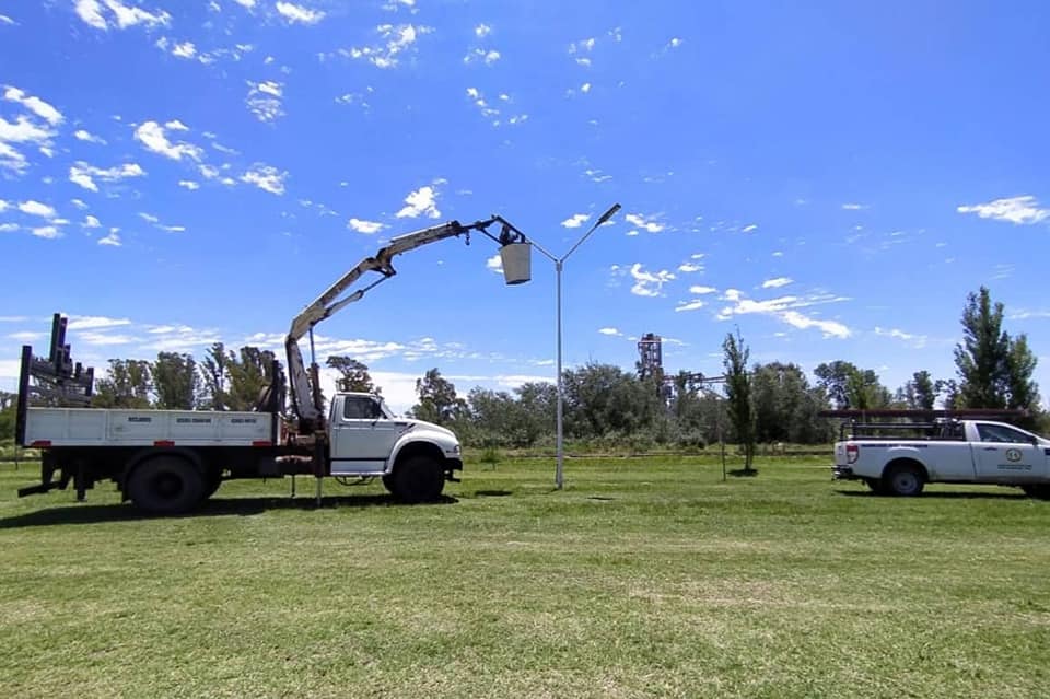 La Cautiva: luces solares para el espacio verde «El Calden»