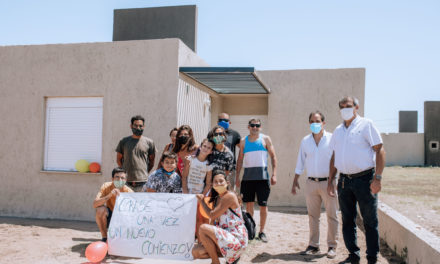 Llamosas entregó nuevas viviendas en “Mi Lugar Mi Sueño 3”