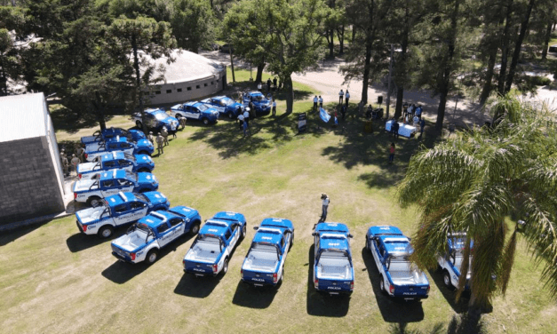 La Provincia entregó 15 camionetas a las Patrullas Rurales