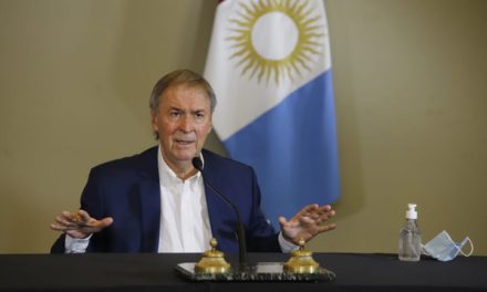 Schiaretti anunció que en marzo los alumnos cordobeses vuelven a las aulas