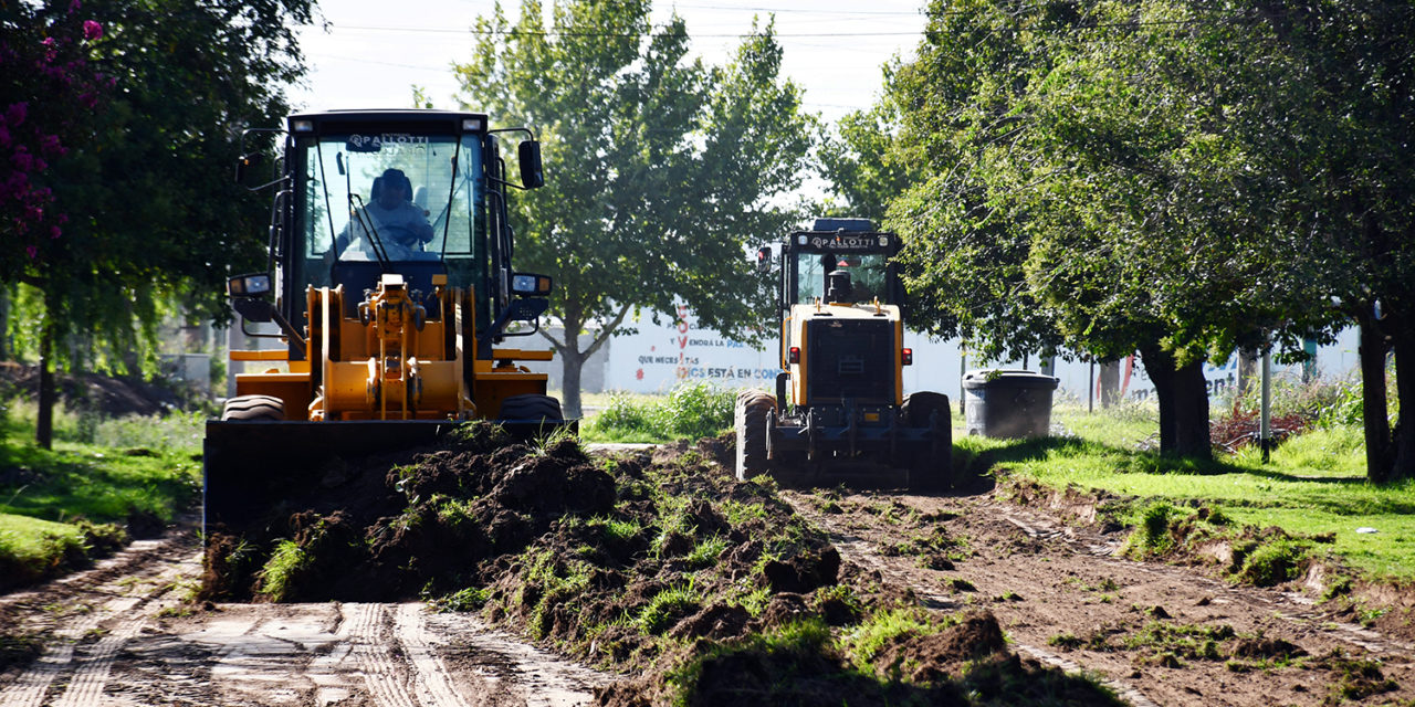 Avanzan los trabajos de mantenimiento de calles de tierra