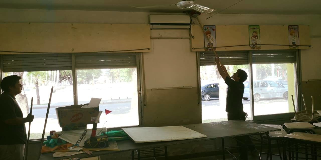 General Deheza: comienzan tareas de reparación en escuelas públicas