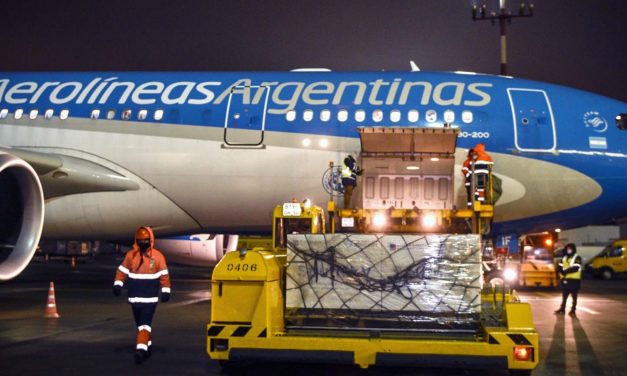 Partió el cuarto vuelo de Aerolíneas hacia Rusia que traerá más vacunas Sputnik V
