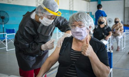 Comenzó la vacunación a mayores de 70 Años
