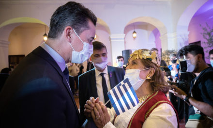 Calvo participó del acto por el Bicentenario de la Independencia de Grecia