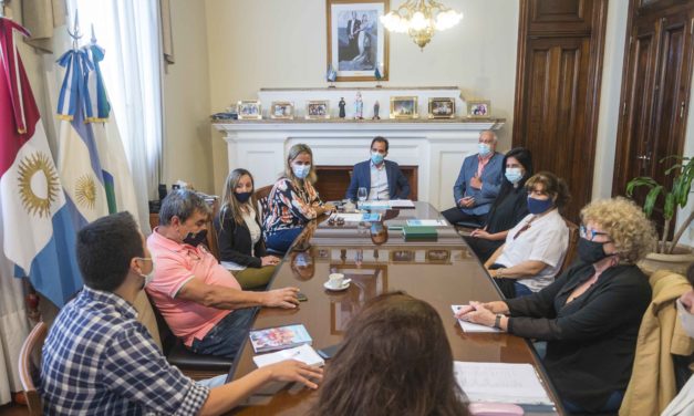 LLamosas se reunió con la Comisión Municipal de la Memoria