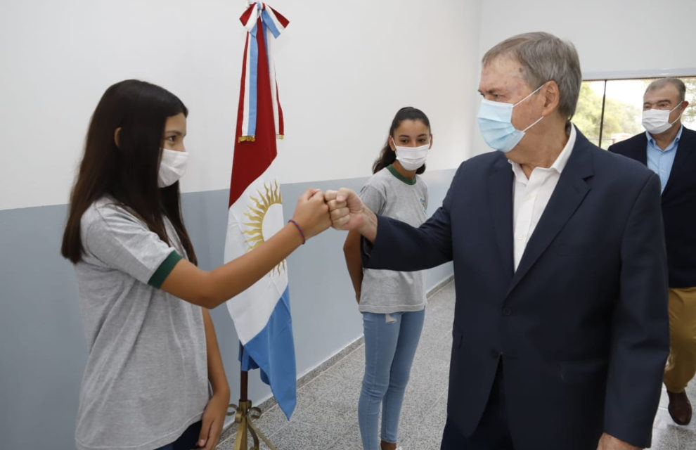 Schiaretti habilitó el ciclo lectivo 2021 en una nueva escuela