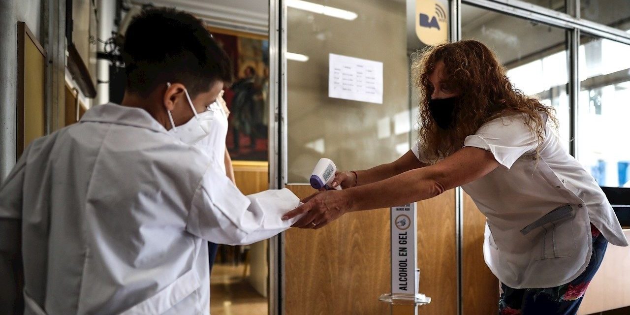 Vuelta a las aulas: Córdoba y otras 15 provincias inician hoy las clases