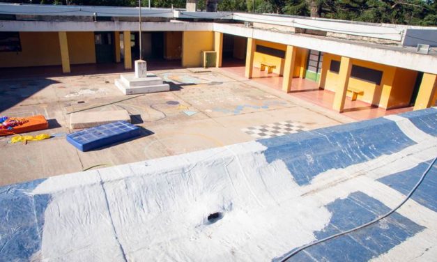 Adelia Maria: tareas de mantenimiento en la escuela Rivadavia