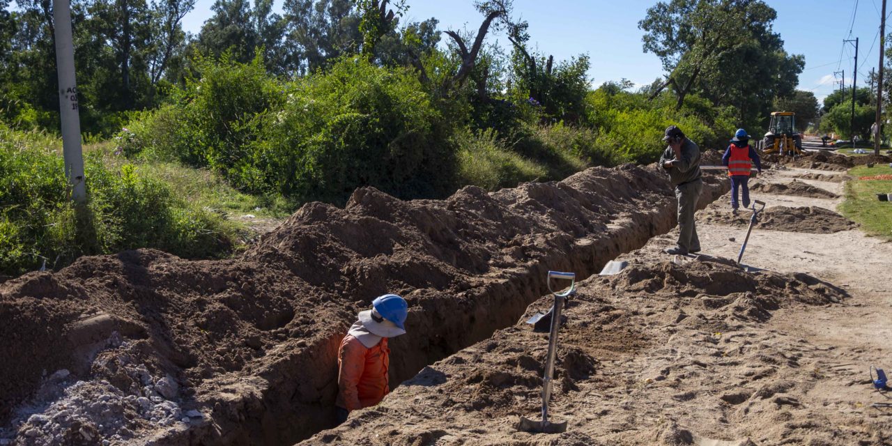 Río Cuarto: Avanza la obra de ampliación de la red de desagües cloacales en Barrio Alberdi