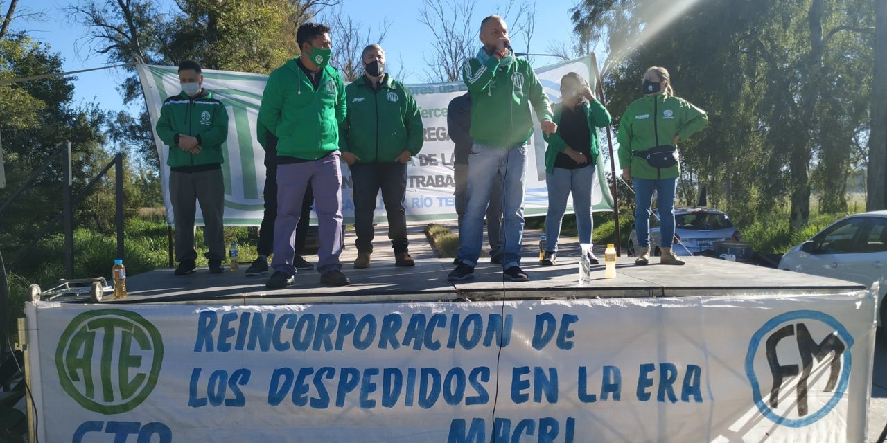 Paro en Fábrica Militar de Río Tercero: reclaman reincorporación de los despedidos de «la era Macri»
