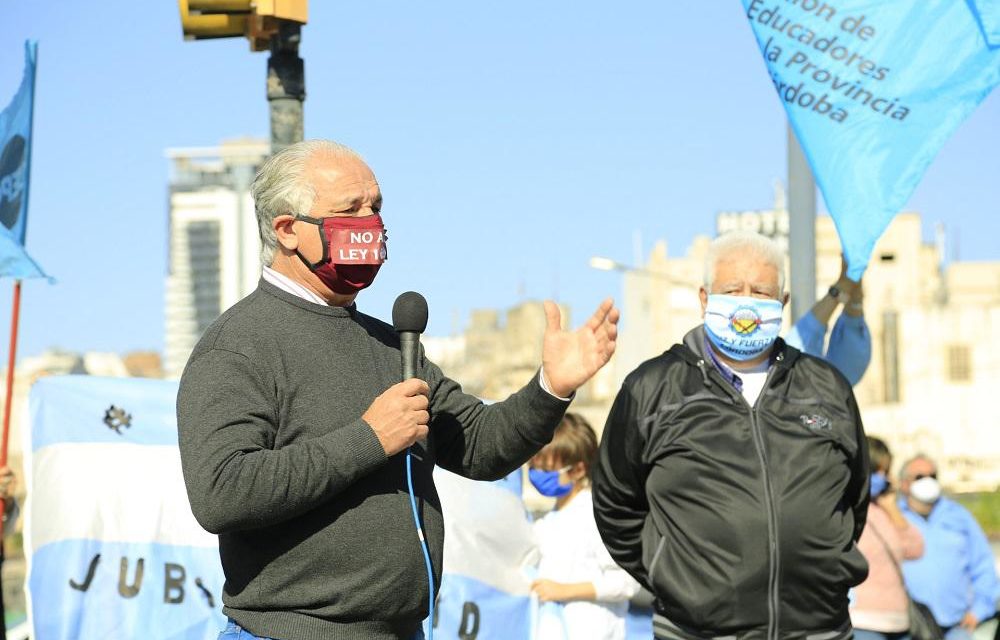 La UEPC pide suspender la presencialidad y realizará una presentación colectiva