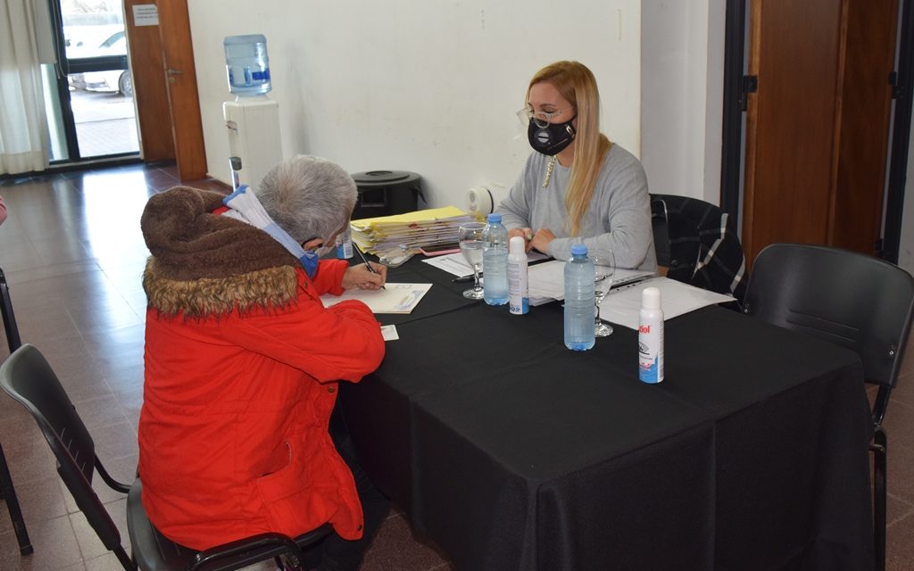 Vecinos de Río Cuarto firmaron las escrituras de sus viviendas