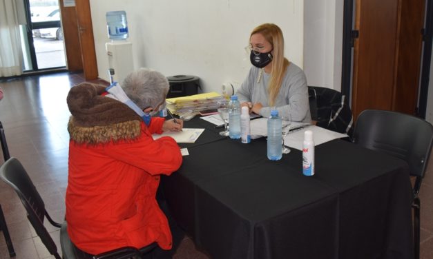 Vecinos de Río Cuarto firmaron las escrituras de sus viviendas
