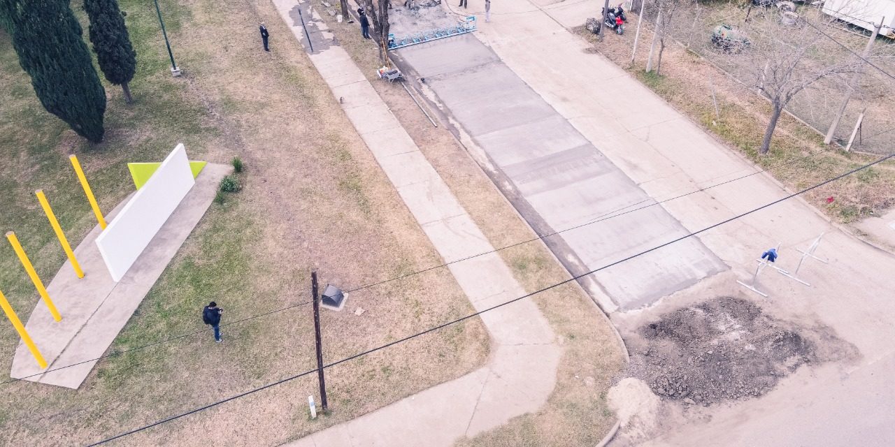 Adelia María: Continúan las obras de pavimentación