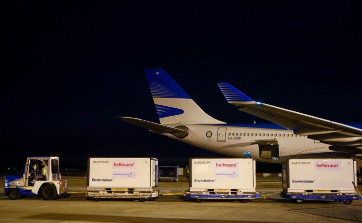 Llegó otro vuelo con vacunas Sinopharm y Argentina superó las 23,8 millones de dosis