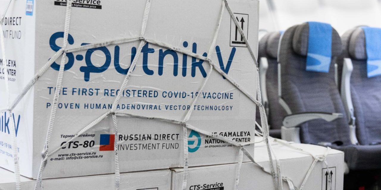 Partió el vuelo que traerá al país el principio activo para fabricar la Sputnik