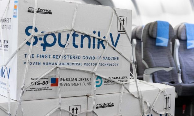 Partió el vuelo que traerá al país el principio activo para fabricar la Sputnik