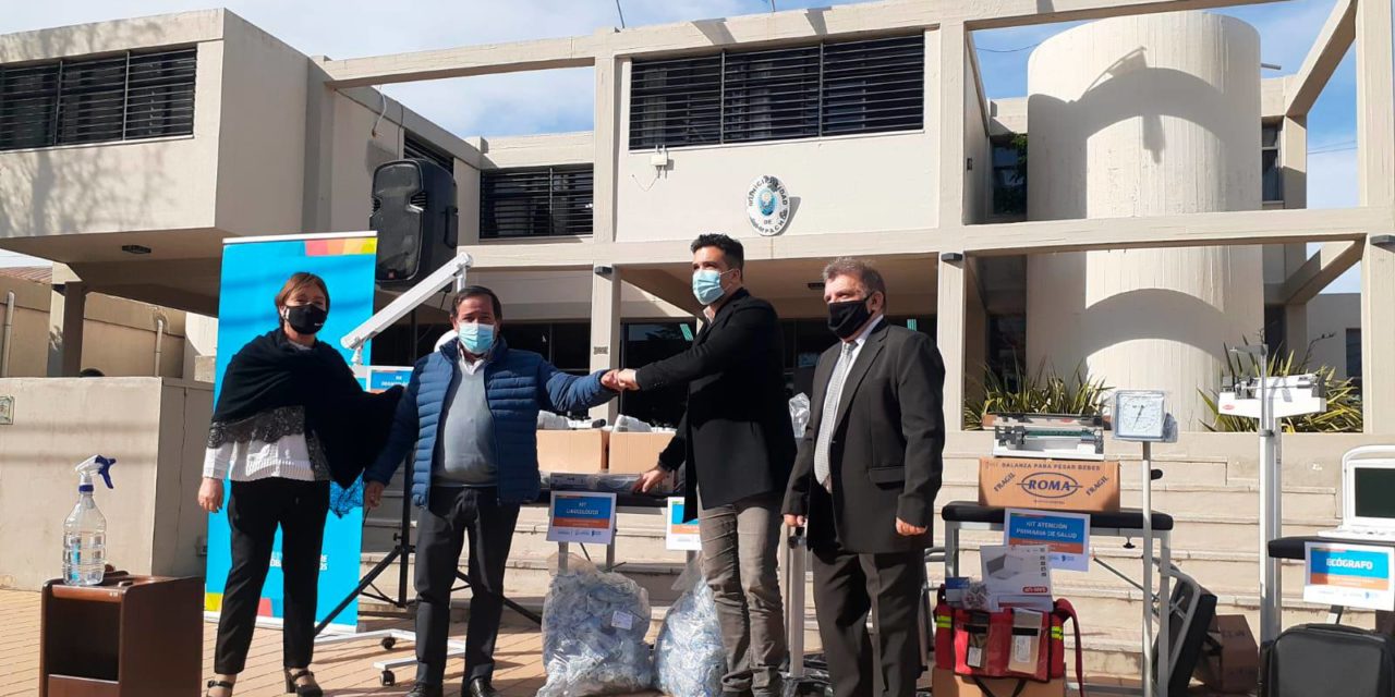 Achiras: Gobierno provincial entregó equipamiento para el dispensario municipal