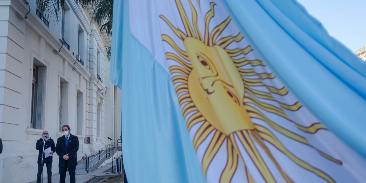 Día de la Independencia: el Intendente Llamosas encabezó el acto oficial