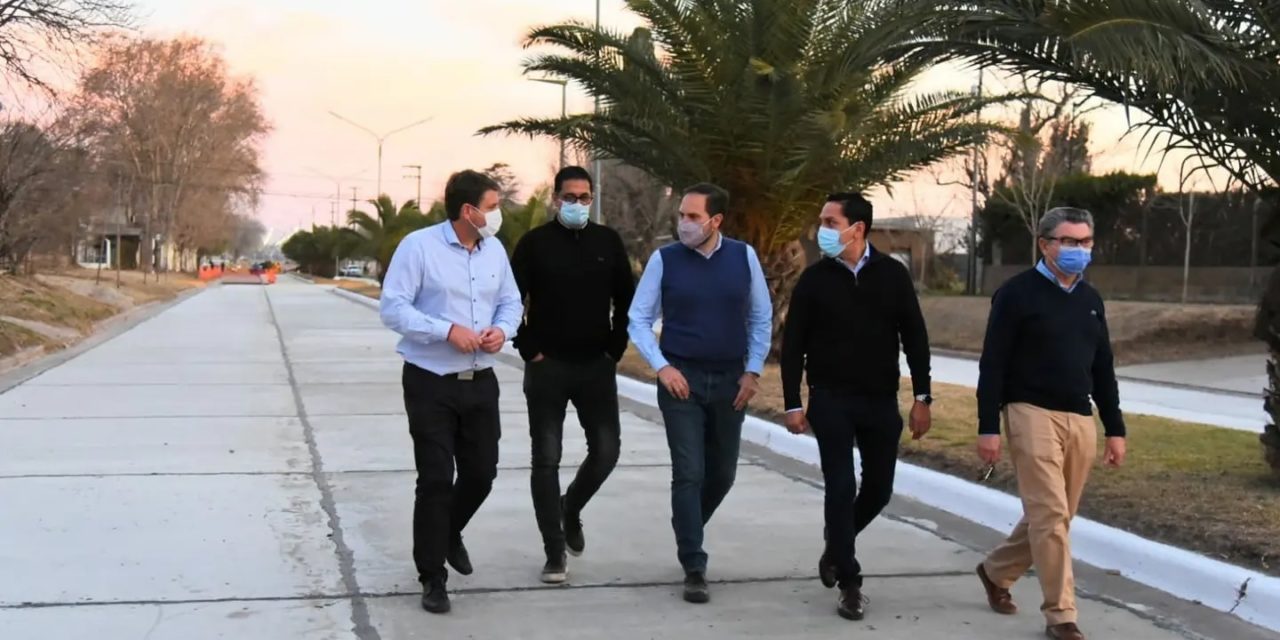 Arias: Gill recorrió las obras de pavimentación