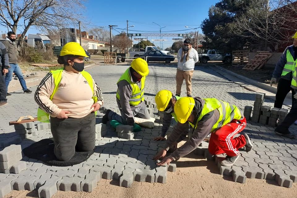 Inició la obra de Adoquinado en Reducción