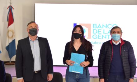 Se entregaron créditos a 65 microemprendedores de Villa María