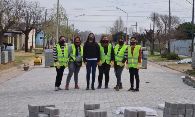 Buchardo: las mujeres trabajan en la obra pública