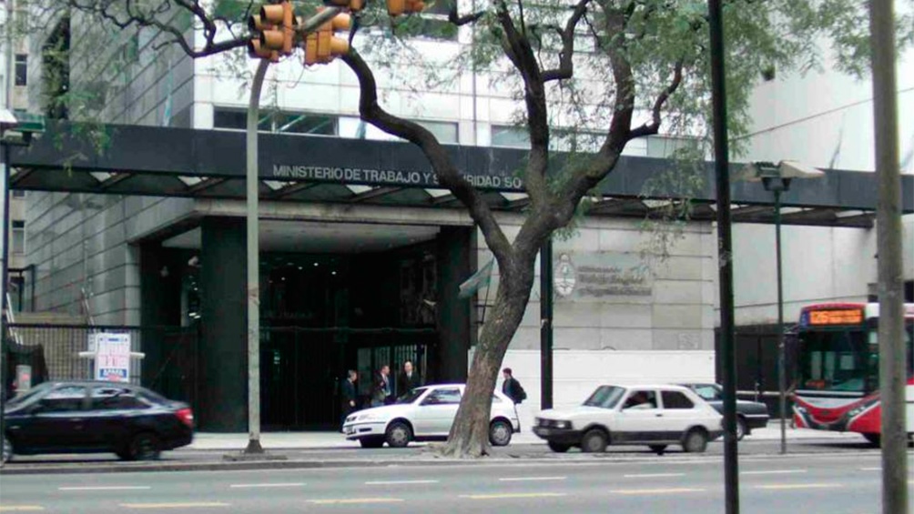 El Consejo del Salario se reúne para fijar un nuevo aumento del piso salarial