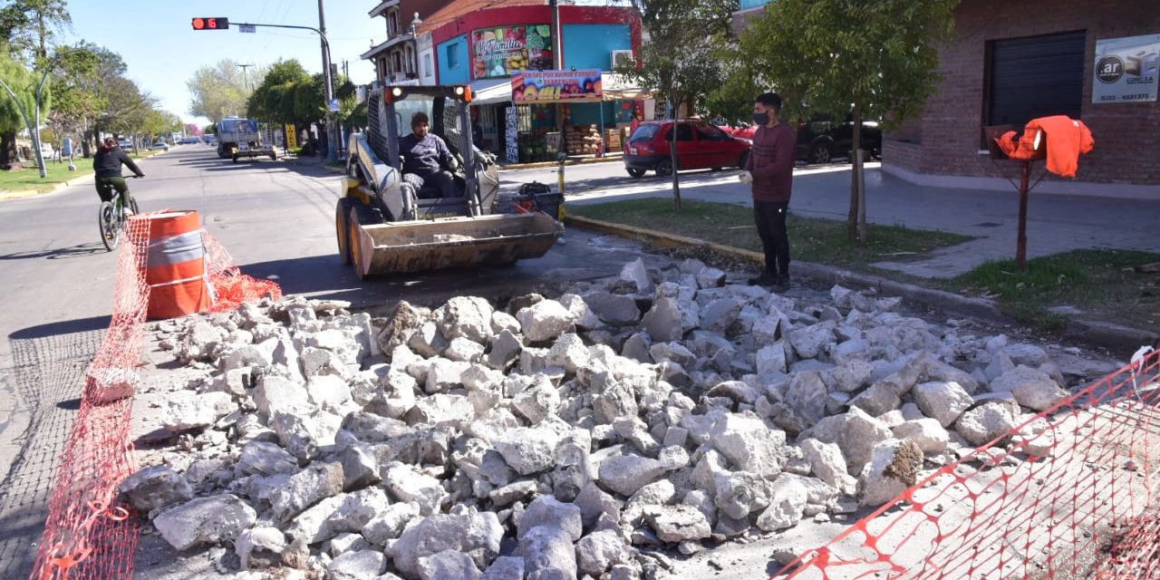 Villa María: El municipio realiza tareas de bacheo en boulevares Italia y Sarmiento