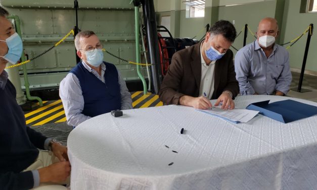 Villa María: se firmó convenio para llevar agua y cloacas a familias vulnerables